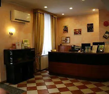 Otel Bogart 2